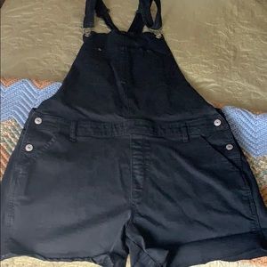 AEO short overalls shorteralls